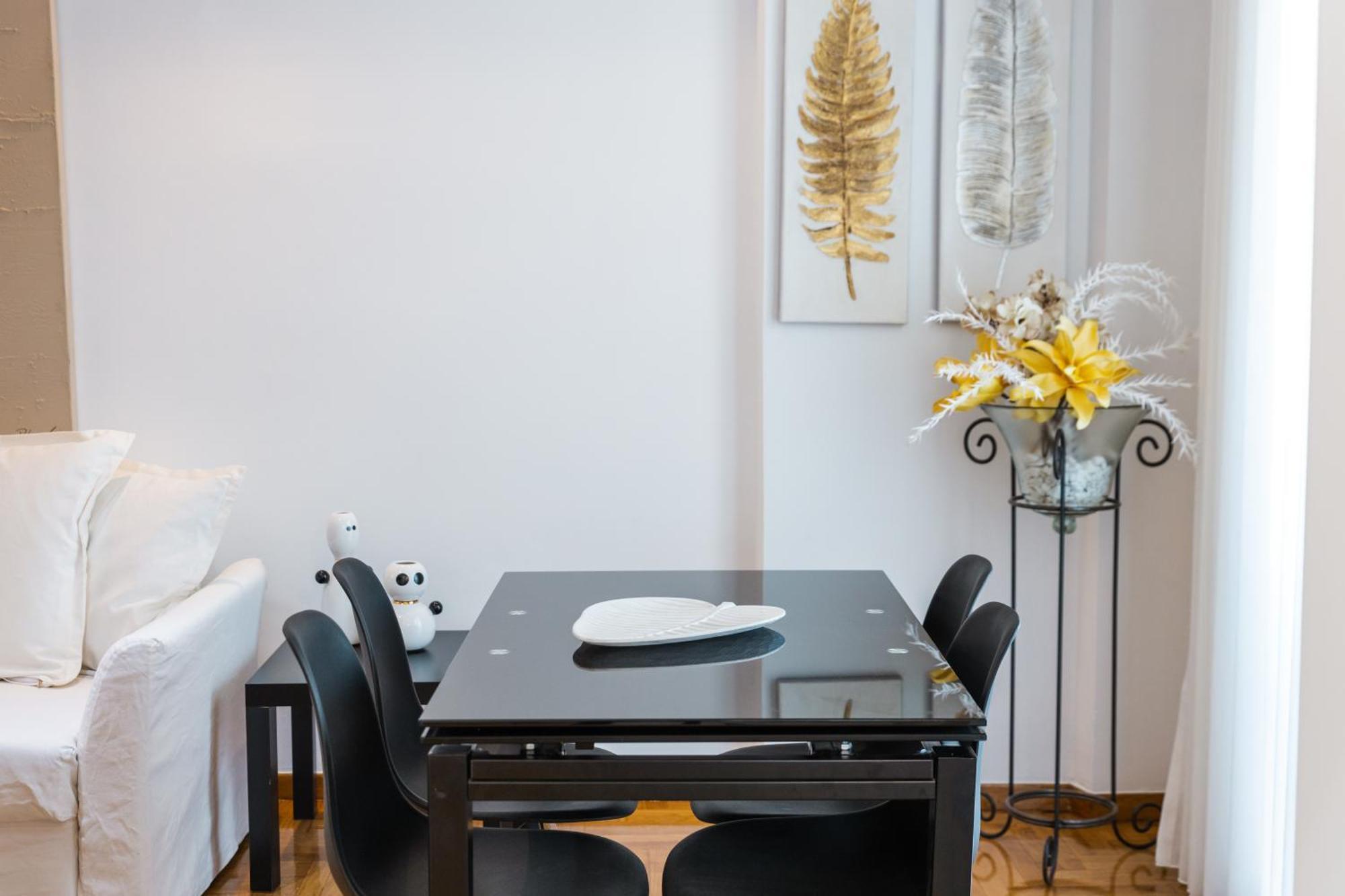 Apartment In Glyfada Center アテネ エクステリア 写真